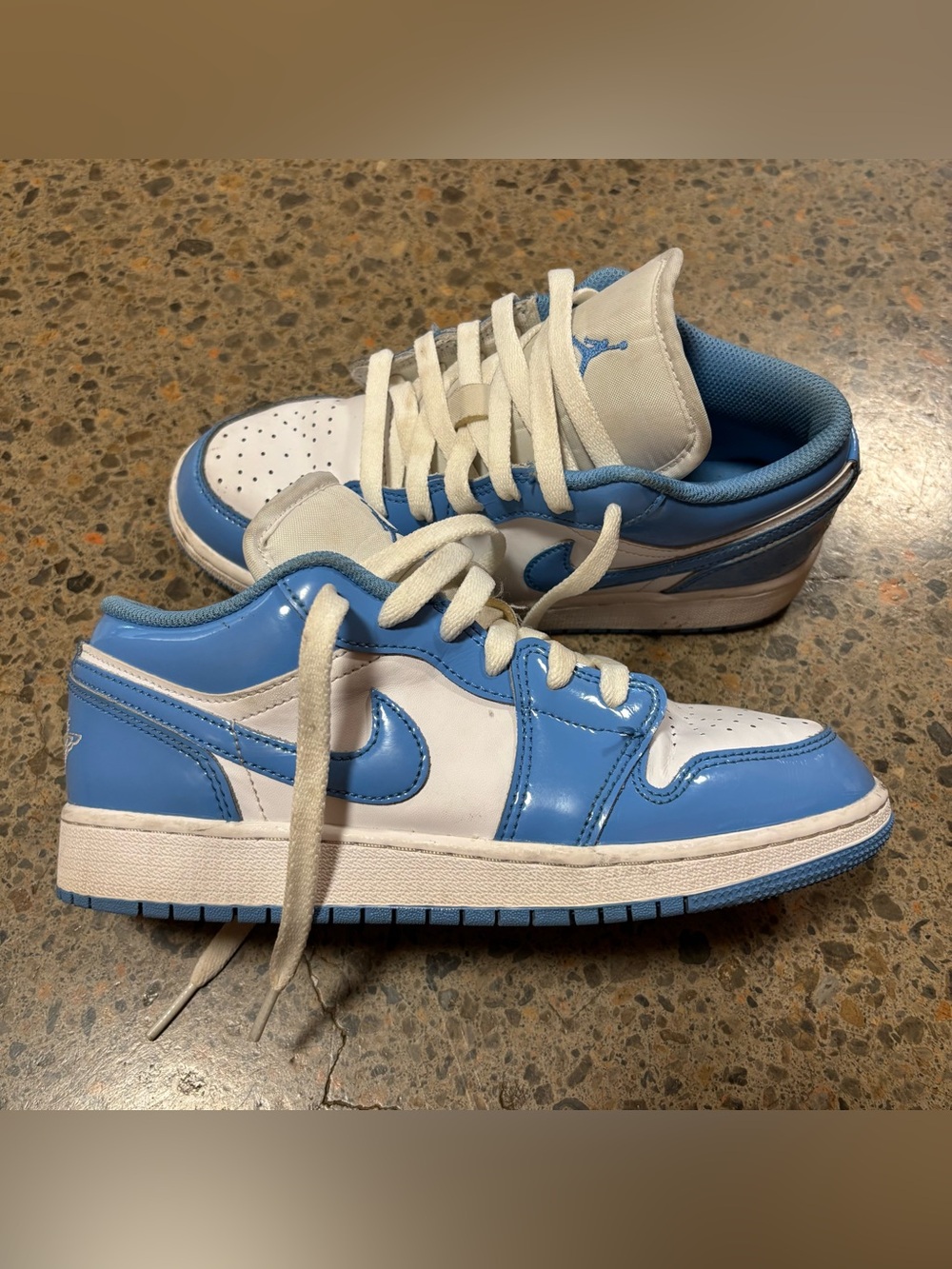 Nike Jordan 1 Low legend Blue Shoes Sneakers (5 Youth) White, Light Blue
